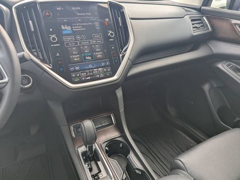 Used 2024 Subaru Ascent Touring AWD/4WD image 25