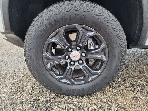 Certified 2023 GMC Canyon Elevation w/ Elevation Premium Package image 11