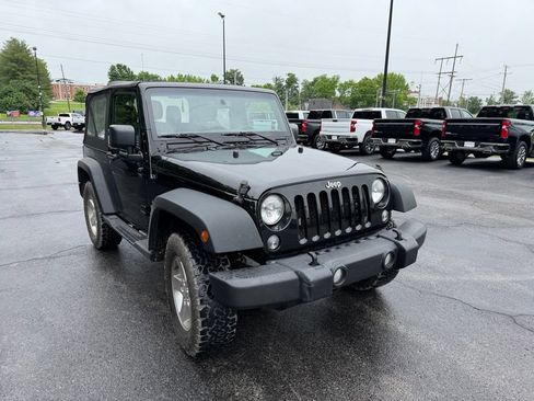 Used 2016 Jeep Wrangler Sport w/ Quick Order Package 24S AWD/4WD image 2