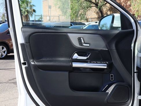 Used 2021 Mercedes-Benz GLA 250 w/ Premium Package image 37
