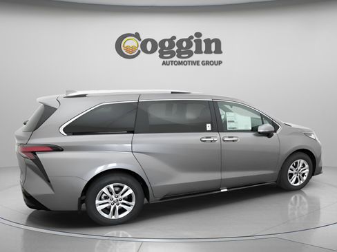 New 2026 Toyota Sienna Limited FWD image 19