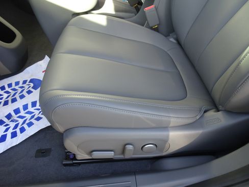 New 2026 Hyundai Ioniq 5 SEL image 9