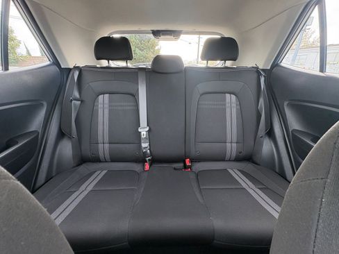 Used 2025 Hyundai Venue SEL image 38