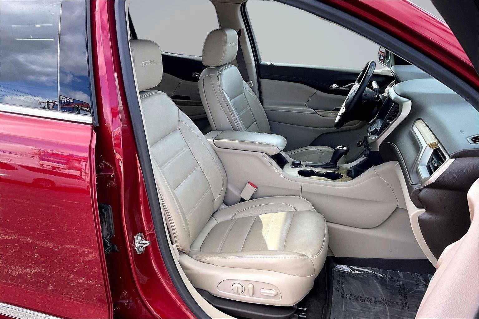 Used 2019 GMC Acadia Denali w/ Technology Package AWD/4WD image 8
