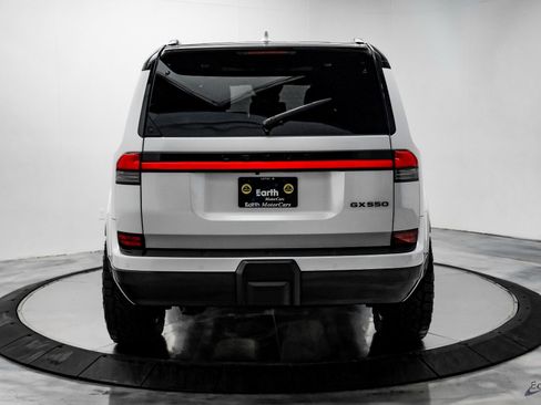 Used 2025 Lexus GX 550 image 11