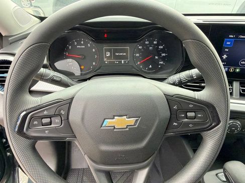 New 2026 Chevrolet Trax LS w/ LS Convenience Package FWD image 18