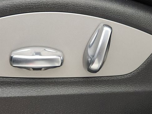 Used 2018 Porsche Macan image 20