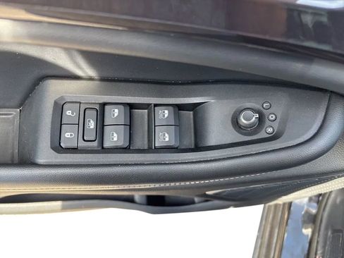 Used 2021 Jeep Grand Cherokee L Laredo image 18