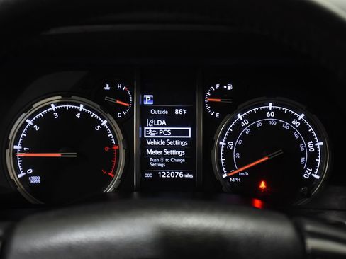 Used 2021 Toyota 4Runner TRD Off-Road AWD/4WD image 13