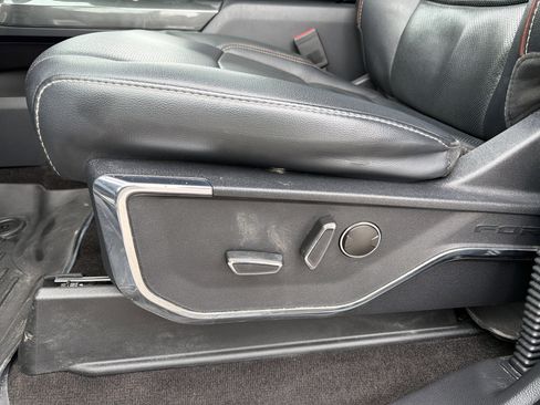 Used 2022 Ford F150 Lariat w/ Equipment Group 502A High image 28