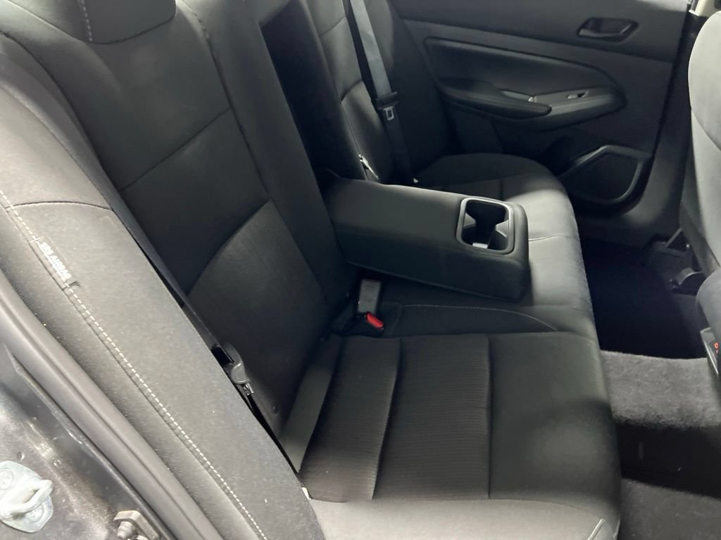 Used 2025 Nissan Altima 2.5 SV FWD image 12