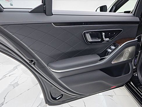 Used 2023 Mercedes-Benz S 580 4MATIC Sedan image 42