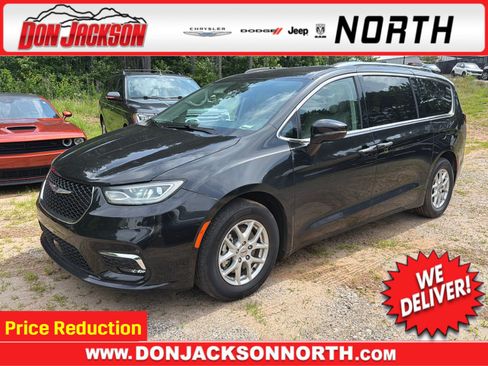 Used 2021 Chrysler Pacifica Touring-L FWD image 1