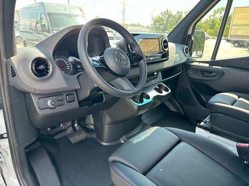 New 2025 Mercedes-Benz Sprinter 2500 image 17