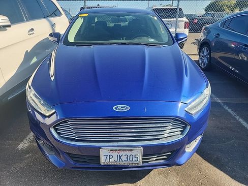 Used 2016 Ford Fusion SE w/ Equipment Group 202A FWD image 2