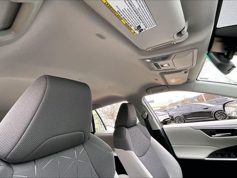 Used 2025 Toyota RAV4 XLE image 12