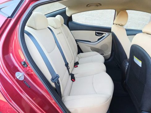 Used 2013 Hyundai Elantra GLS w/ Preferred Pkg image 16