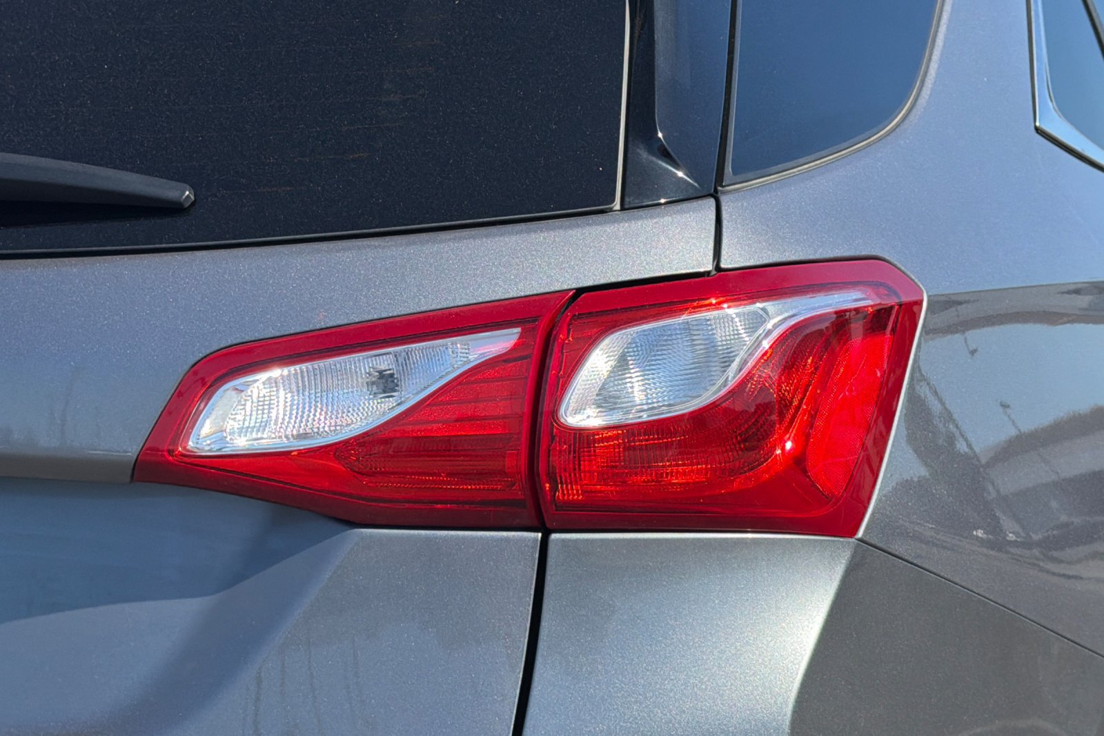 Used 2018 Chevrolet Equinox LT FWD image 39