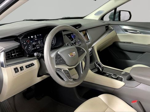 Used 2025 Cadillac XT5 Premium Luxury w/ Technology Package AWD/4WD image 17