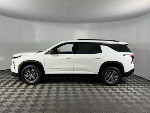 Used 2024 Chevrolet Traverse LT image 8
