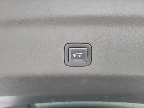 Used 2021 GMC Yukon XL AT4 w/ AT4 Premium Package image 8