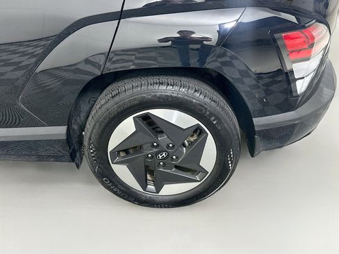 Used 2024 Hyundai Kona SEL image 11