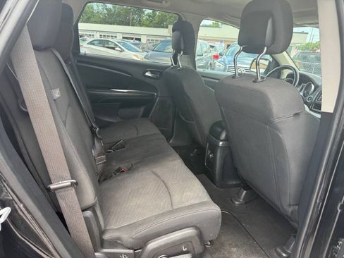 Used 2018 Dodge Journey SE w/ Popular Equipment Group FWD image 17