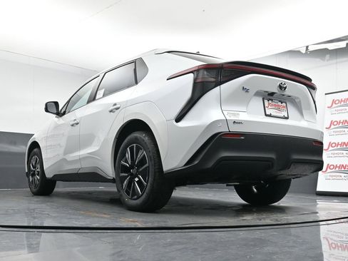 New 2026 Toyota bZ XLE Plus image 32
