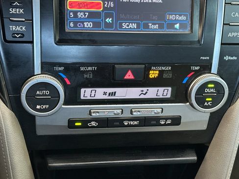 Used 2014 Toyota Camry XLE w/ Leather Package FWD image 21