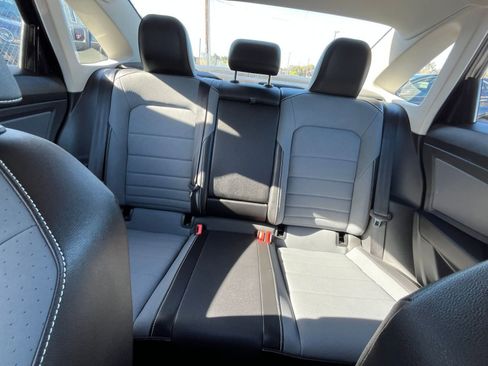 Used 2025 Volkswagen Jetta SE image 37