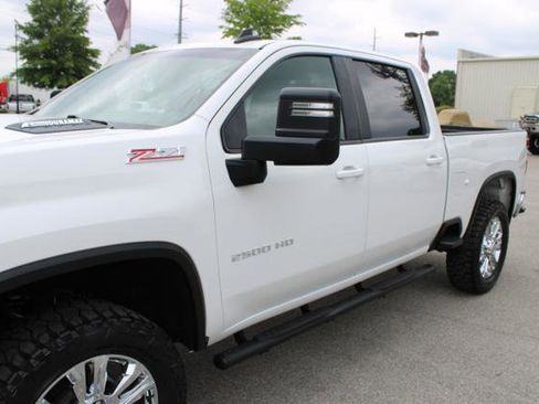 Used 2021 Chevrolet Silverado 2500 LT w/ Z71 Off-Road Package AWD/4WD image 7