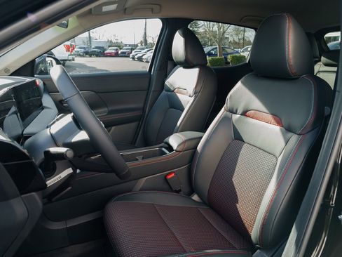 New 2026 Nissan Kicks SR image 19