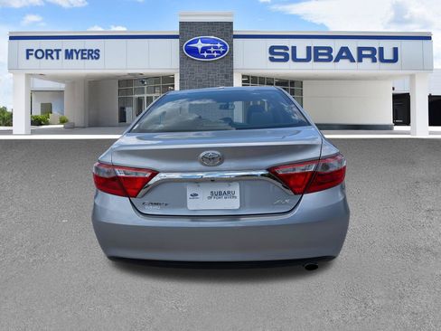 Used 2015 Toyota Camry XLE w/ Moonroof Package FWD image 5