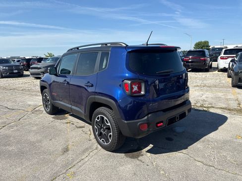 Used 2017 Jeep Renegade Trailhawk w/ Premium Trailhawk Package AWD/4WD image 8