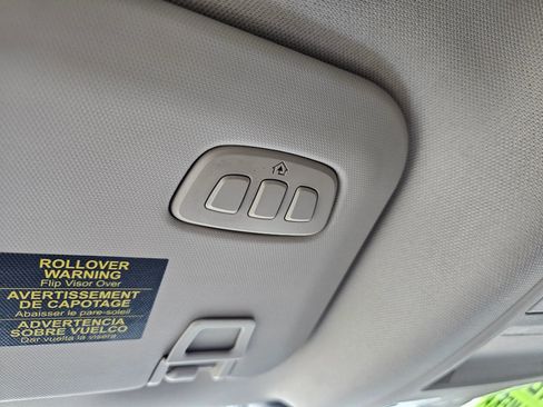 Used 2020 Ford Escape Titanium image 30