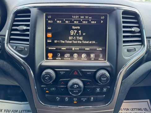 Used 2017 Jeep Grand Cherokee Laredo 75th Anniversary AWD/4WD image 23
