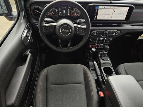 New 2026 Jeep Wrangler Unlimited Rubicon AWD/4WD image 10