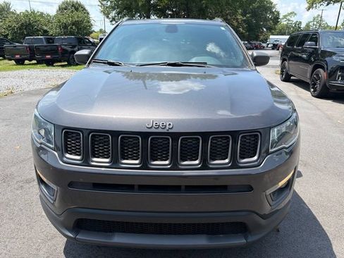 Used 2021 Jeep Compass Latitude w/ Sun and Sound Group AWD/4WD image 9