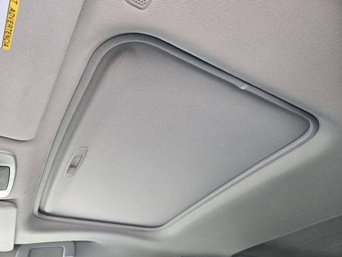 Used 2023 Toyota Sienna XLE image 31