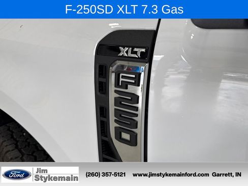 Used 2024 Ford F250 XLT AWD/4WD image 2