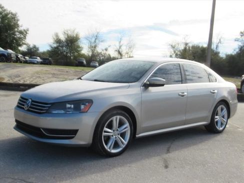 Used 2014 Volkswagen Passat 1.8T SE image 4