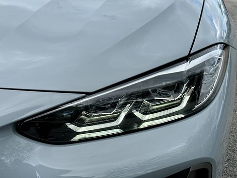 Used 2024 BMW M440i Convertible image 30