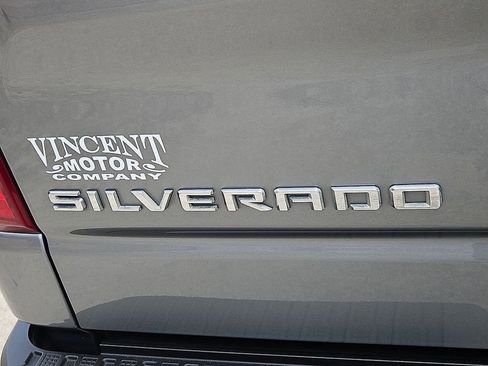 Used 2024 Chevrolet Silverado 1500 RST w/ Z71 Off-Road Package image 15