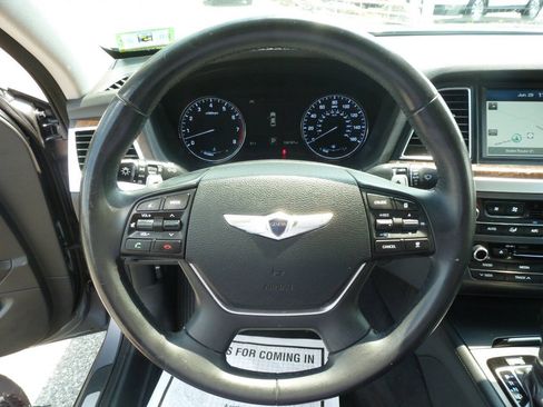 Used 2015 Hyundai Genesis 5.0 RWD image 23