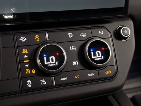 New 2026 Land Rover Defender 130 X-Dynamic SE AWD/4WD image 17