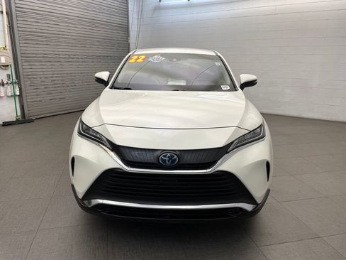 Used 2022 Toyota Venza LE AWD/4WD image 3