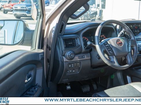 Used 2023 Nissan Titan PRO-4X w/ Pro-4x Convenience Package image 15