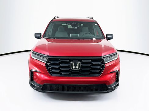 Used 2023 Honda Pilot Sport image 2