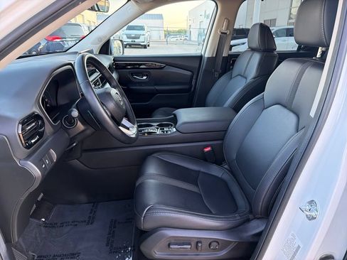 Used 2025 Honda Pilot EX-L image 9