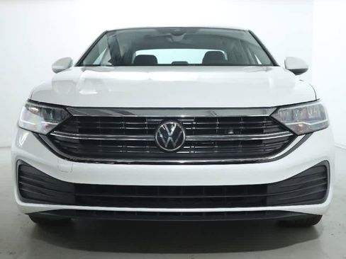 Used 2024 Volkswagen Jetta SE w/ Black Wheel Package image 5